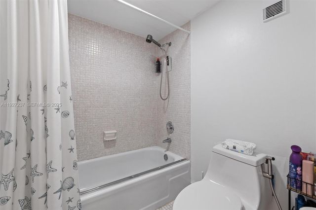 661 NE 195th St 408, Miami, FL 33179