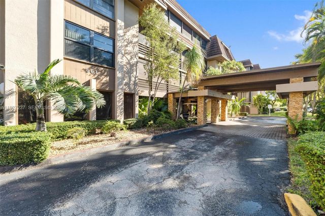 661 NE 195th St 408, Miami, FL 33179