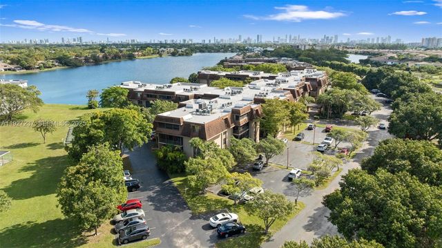 661 NE 195th St 408, Miami, FL 33179