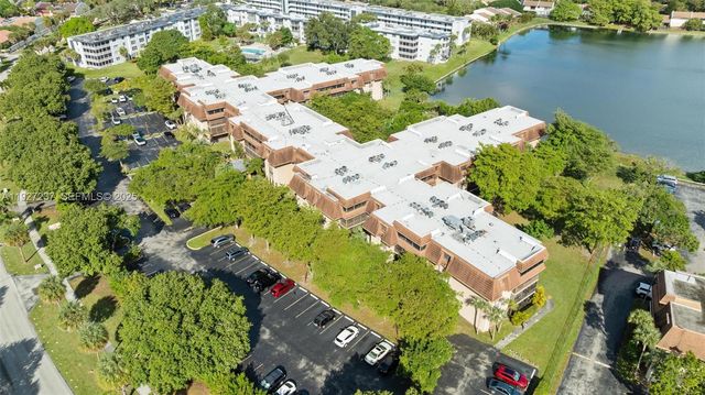 661 NE 195th St 408, Miami, FL 33179