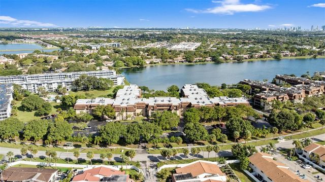 661 NE 195th St 408, Miami, FL 33179