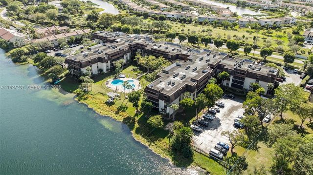 661 NE 195th St 408, Miami, FL 33179