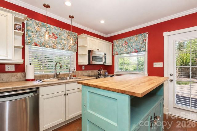 820 Woodland Road, Statesville, NC 28677