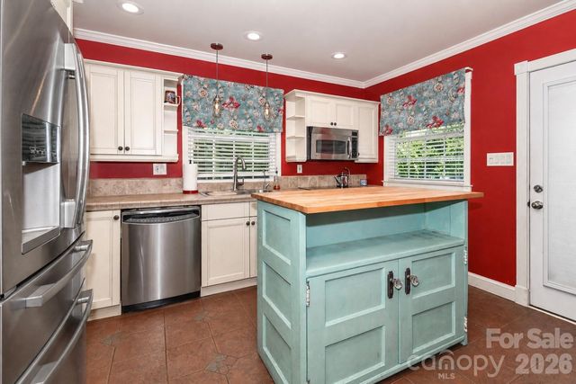 820 Woodland Road, Statesville, NC 28677