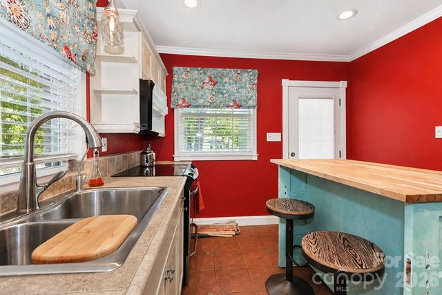 820 Woodland Road, Statesville, NC 28677