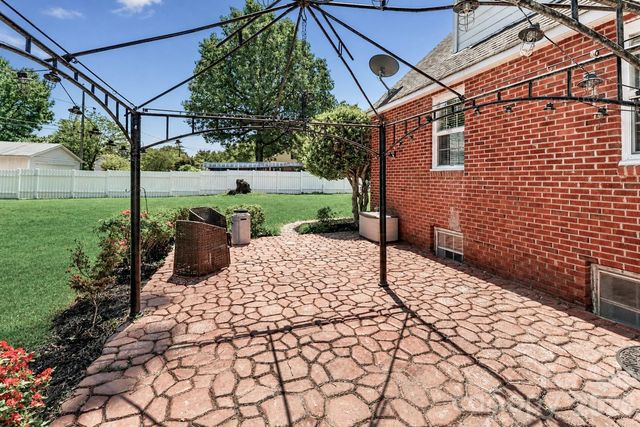 820 Woodland Road, Statesville, NC 28677