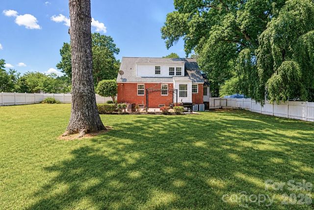 820 Woodland Road, Statesville, NC 28677