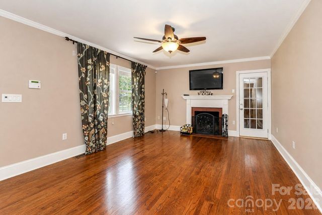 820 Woodland Road, Statesville, NC 28677