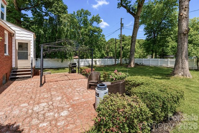 820 Woodland Road, Statesville, NC 28677
