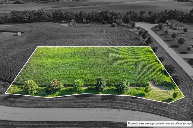 42253 N Strawberry Lane, Zion, IL 60099