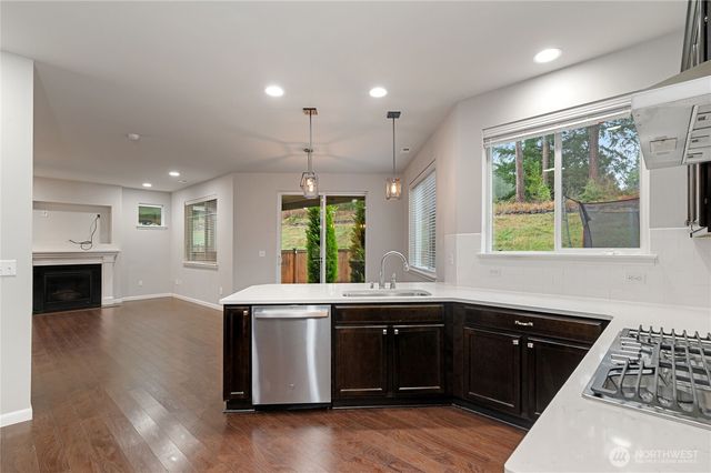 10483 Sentinel Drive, Gig Harbor, WA 98332