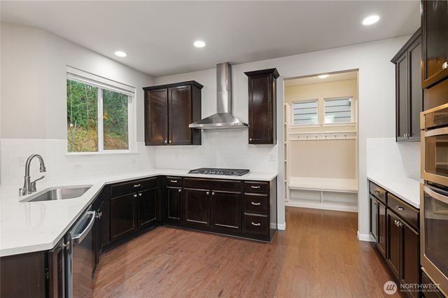 10483 Sentinel Drive, Gig Harbor, WA 98332