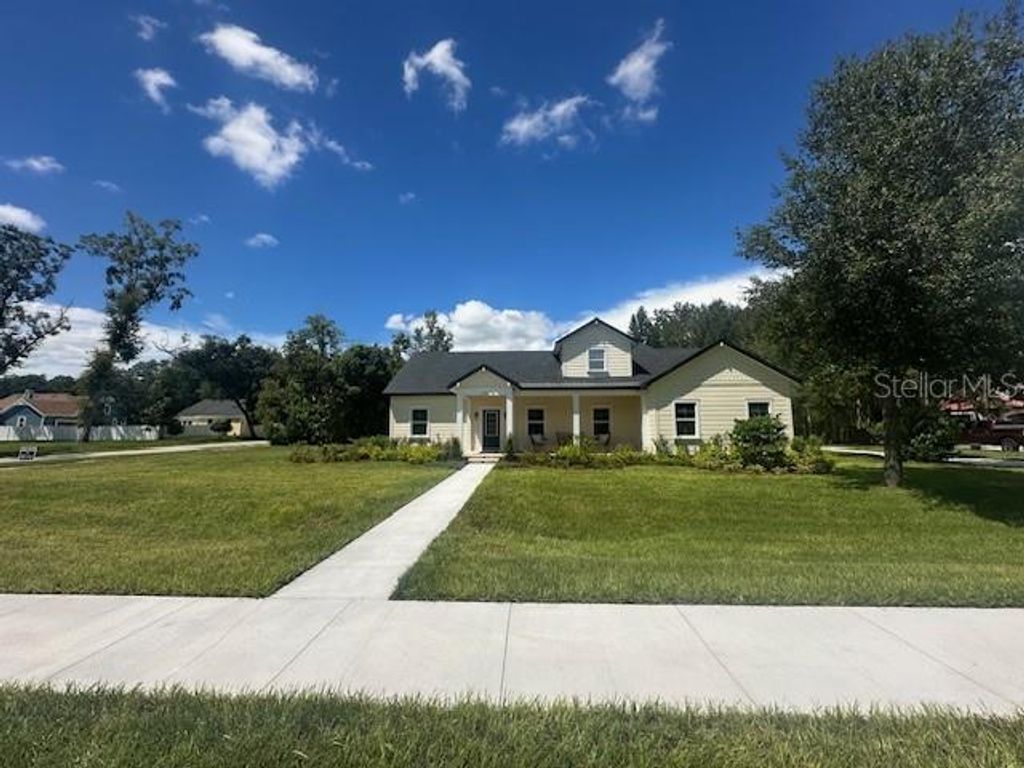 292 W DELAWARE AVENUE, Lake Helen, FL 32744