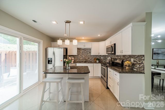 9226 Four Mile Creek Road, Charlotte, NC 28277