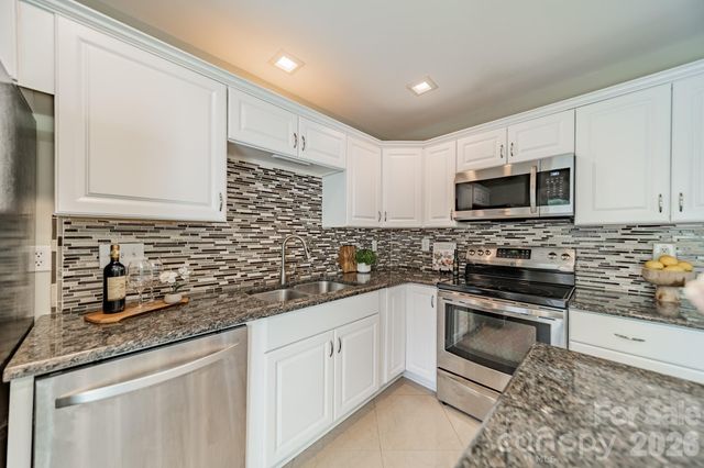 9226 Four Mile Creek Road, Charlotte, NC 28277