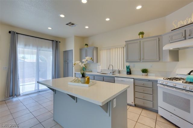 7886 Blue Brook Drive, Las Vegas, NV 89147