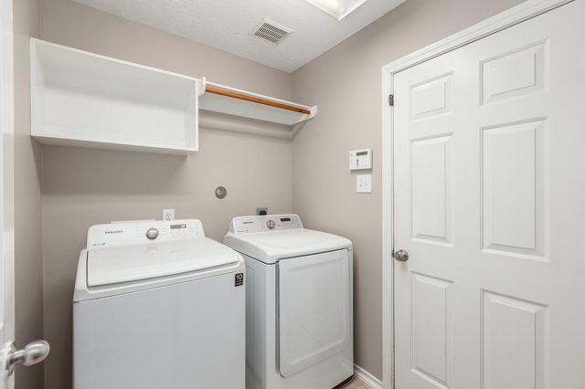 18126 Stone Trail Manor Drive, Humble, TX 77346