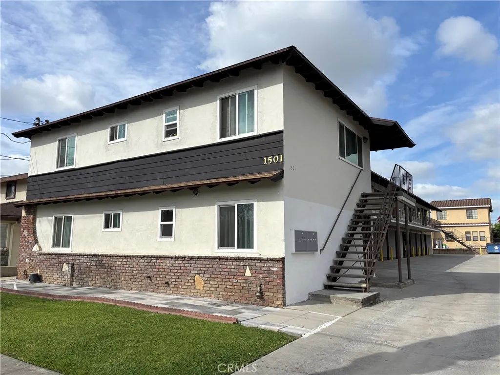 1501 S 4TH H, Alhambra, CA 91803