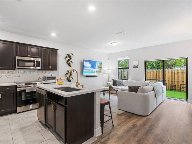 20626 NE 2nd Ct, Miami, FL 33179