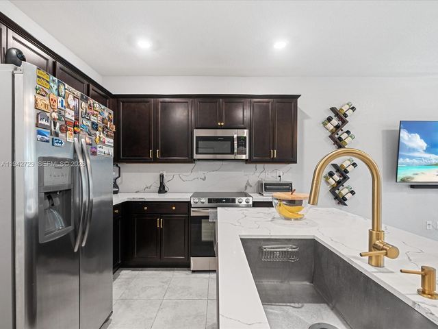 20626 NE 2nd Ct, Miami, FL 33179