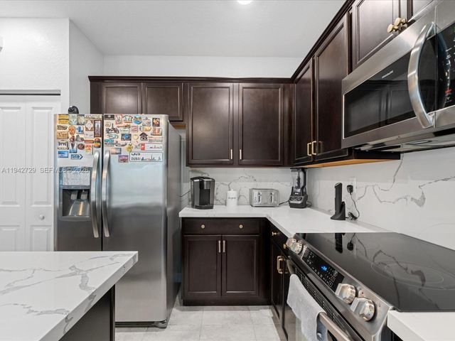 20626 NE 2nd Ct, Miami, FL 33179