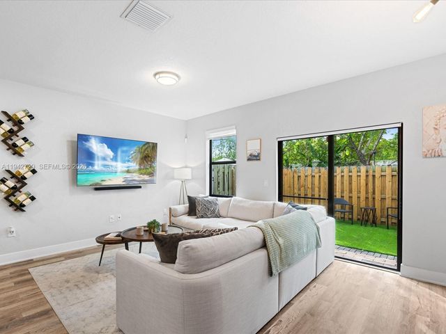 20626 NE 2nd Ct, Miami, FL 33179