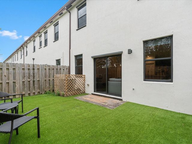 20626 NE 2nd Ct, Miami, FL 33179