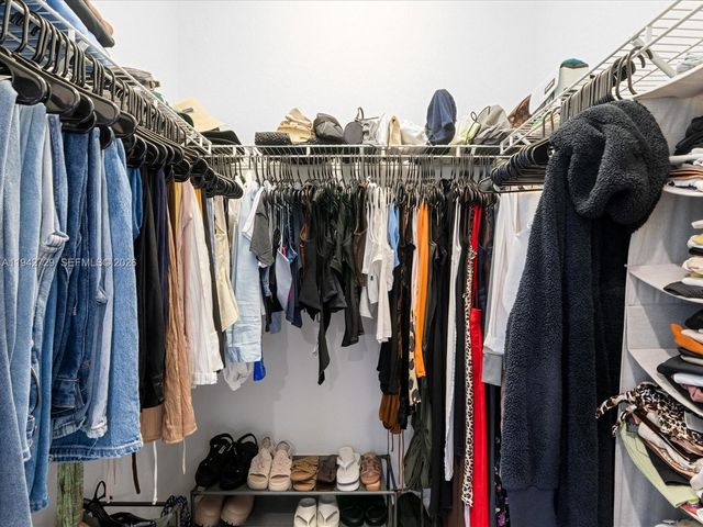 20626 NE 2nd Ct, Miami, FL 33179