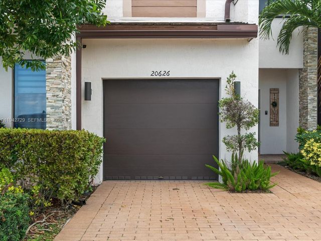 20626 NE 2nd Ct, Miami, FL 33179