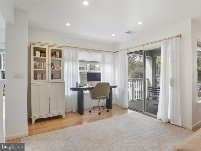 5601 WILLOUGHBY NEWTON DR #15, Centreville, VA 20120