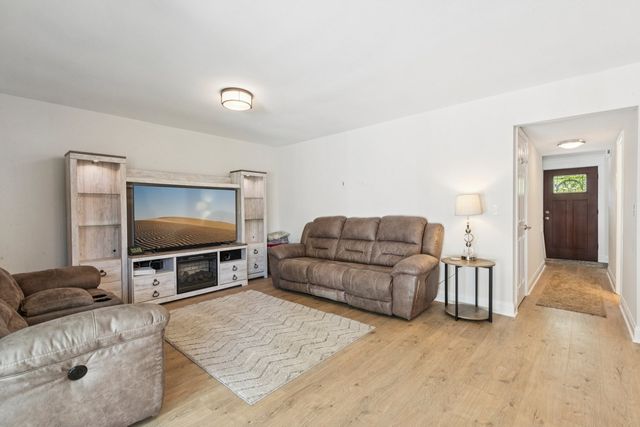 29W730 Wembly Drive, Warrenville, IL 60555