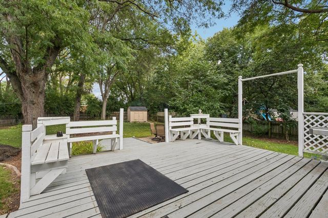 29W730 Wembly Drive, Warrenville, IL 60555