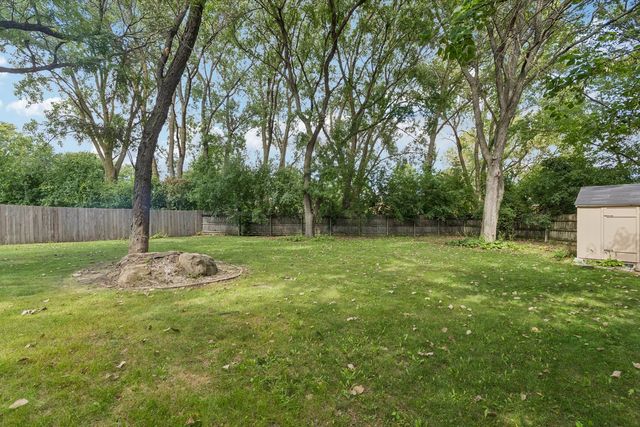 29W730 Wembly Drive, Warrenville, IL 60555