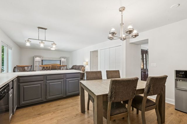 29W730 Wembly Drive, Warrenville, IL 60555