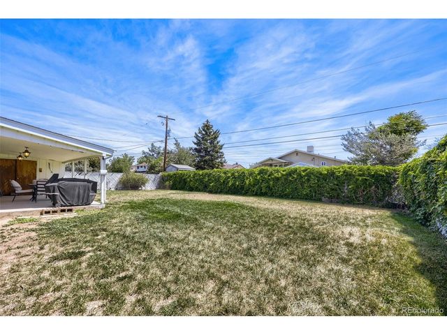 8906 Oakwood St, Westminster, CO 80031