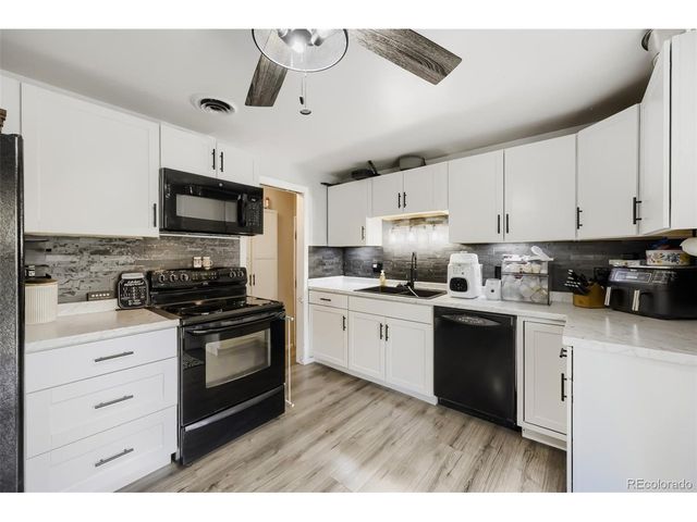 8906 Oakwood St, Westminster, CO 80031