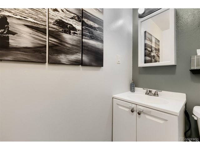 8906 Oakwood St, Westminster, CO 80031