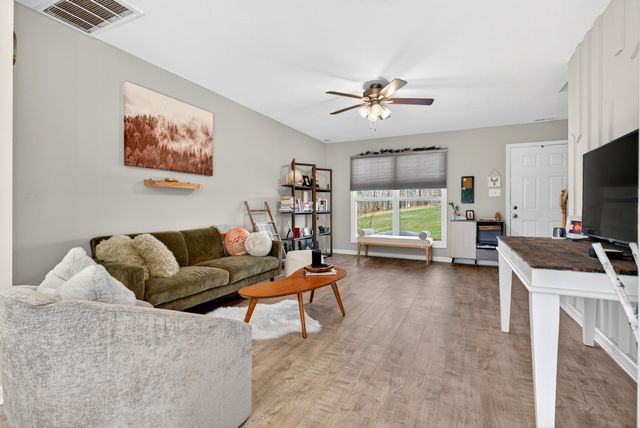 1213 Cottonwood Dr, Clarksville, TN 37040