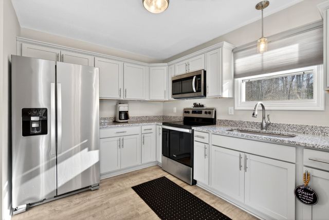 1213 Cottonwood Dr, Clarksville, TN 37040