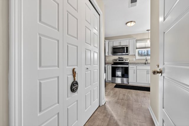 1213 Cottonwood Dr, Clarksville, TN 37040