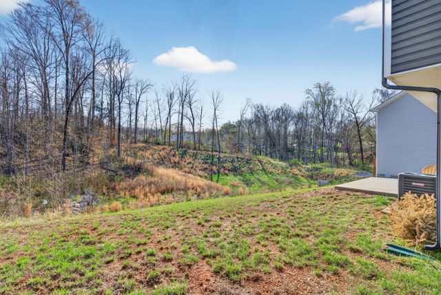 1213 Cottonwood Dr, Clarksville, TN 37040