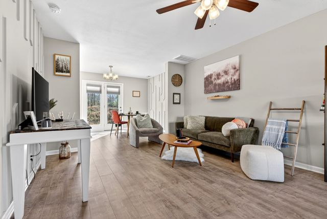 1213 Cottonwood Dr, Clarksville, TN 37040