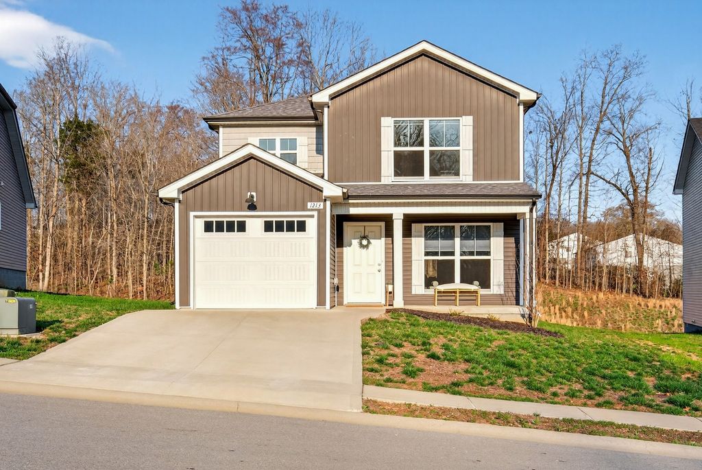 1213 Cottonwood Dr, Clarksville, TN 37040