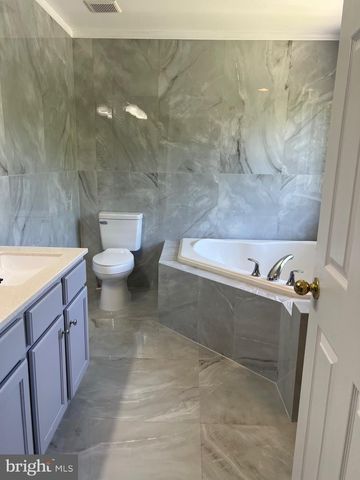 55 GLACIER DR, Berlin, NJ 08009