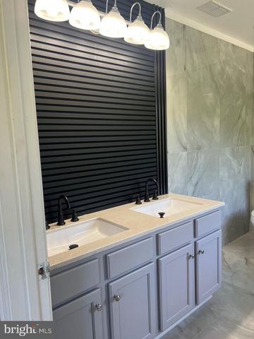 55 GLACIER DR, Berlin, NJ 08009