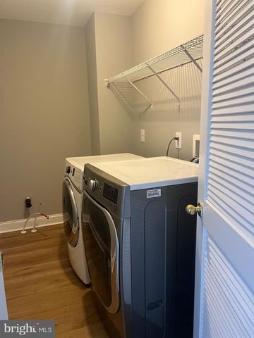 55 GLACIER DR, Berlin, NJ 08009