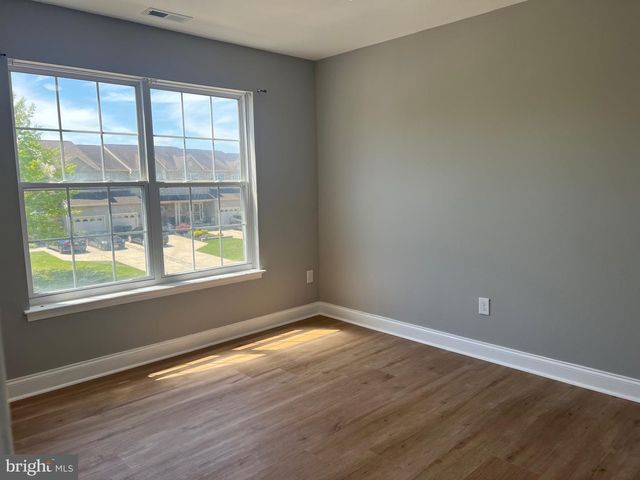 55 GLACIER DR, Berlin, NJ 08009