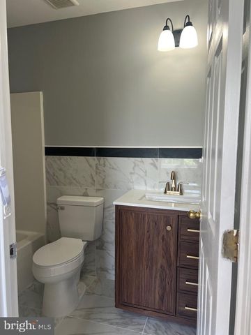 55 GLACIER DR, Berlin, NJ 08009
