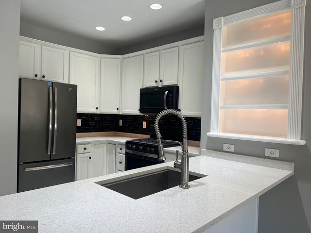 55 GLACIER DR, Berlin, NJ 08009