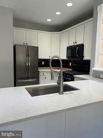 55 GLACIER DR, Berlin, NJ 08009